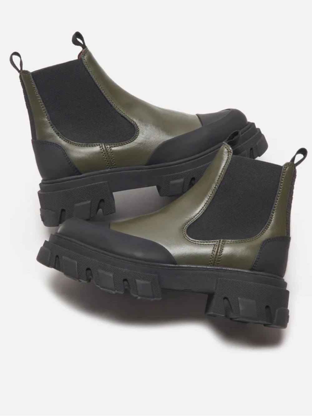 Ganni Low Chelsea Boots in Kalamata, size 37